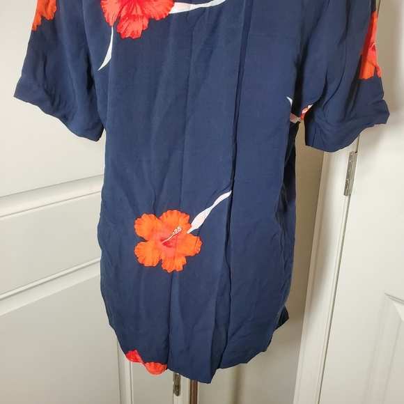 NWT BANANA REPUBLIC Men's Standard Fit Rayon Vacation Shirt Size Small Blue - Picture 16 of 16